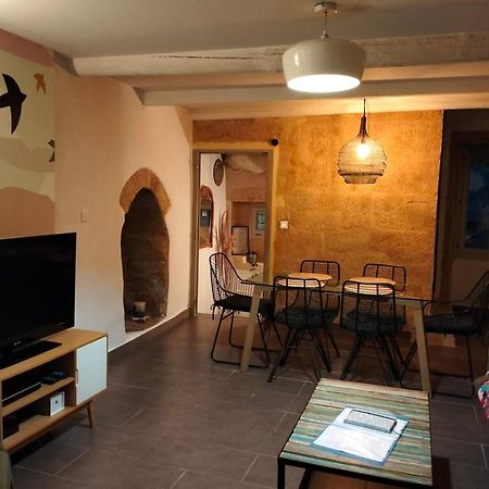 Maison De Village Familiale Pont Du Gard, Toit Terrasse, Barbecue, Fibre Vers Pont du Gard Exteriér fotografie