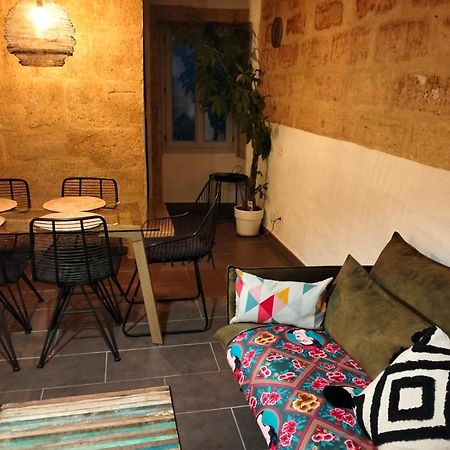 Maison De Village Familiale Pont Du Gard, Toit Terrasse, Barbecue, Fibre Vers Pont du Gard Exteriér fotografie