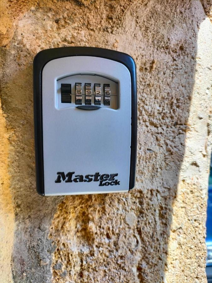 Maison De Village Familiale Pont Du Gard, Toit Terrasse, Barbecue, Fibre Vers Pont du Gard Exteriér fotografie